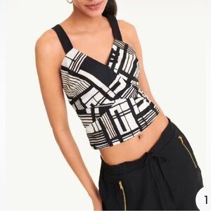 DKNY Black and White Geometric Women's Top